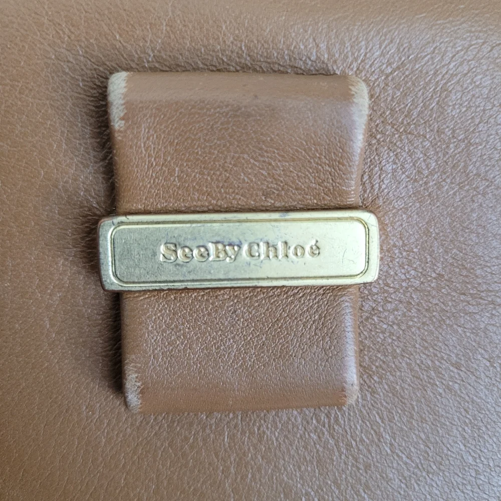 Zip-around Tan Leather Wallet With Gold Tone Zipper And Bow, See by Chloe - Picture 6 of 10
